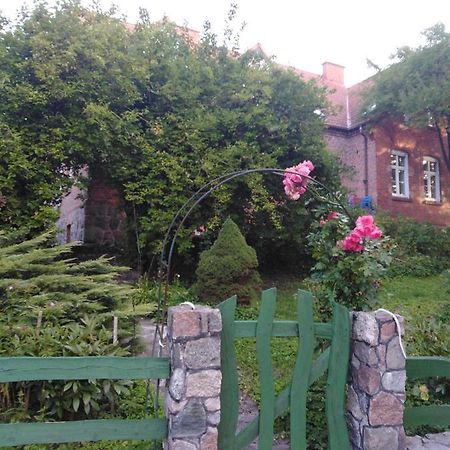 Alte Schule Am See Biskupiec (Olsztyn) Exterior foto